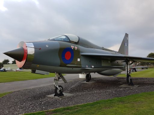 English Electric Lightning T5 XS456